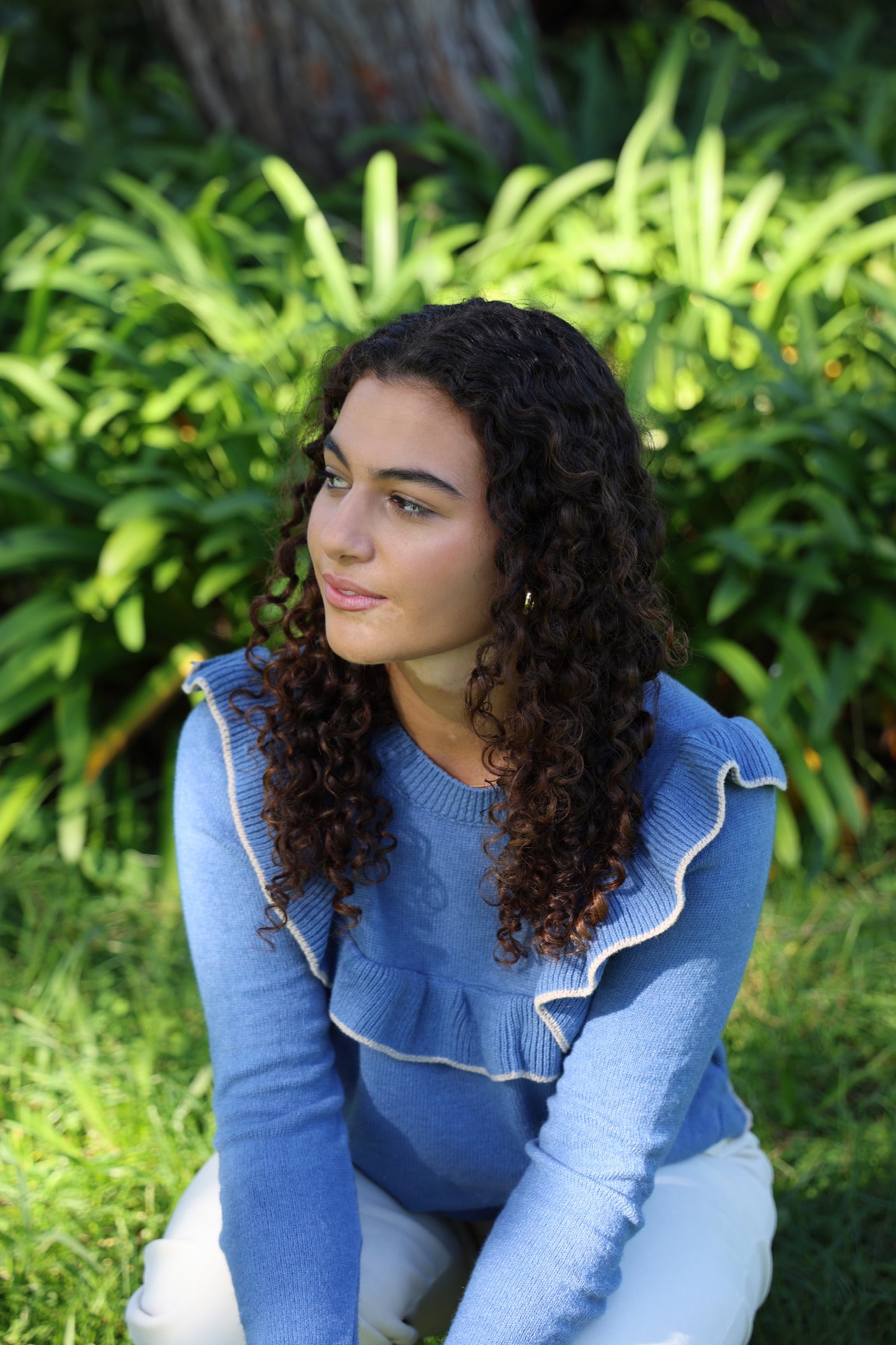 Camisola malha azul com folhos