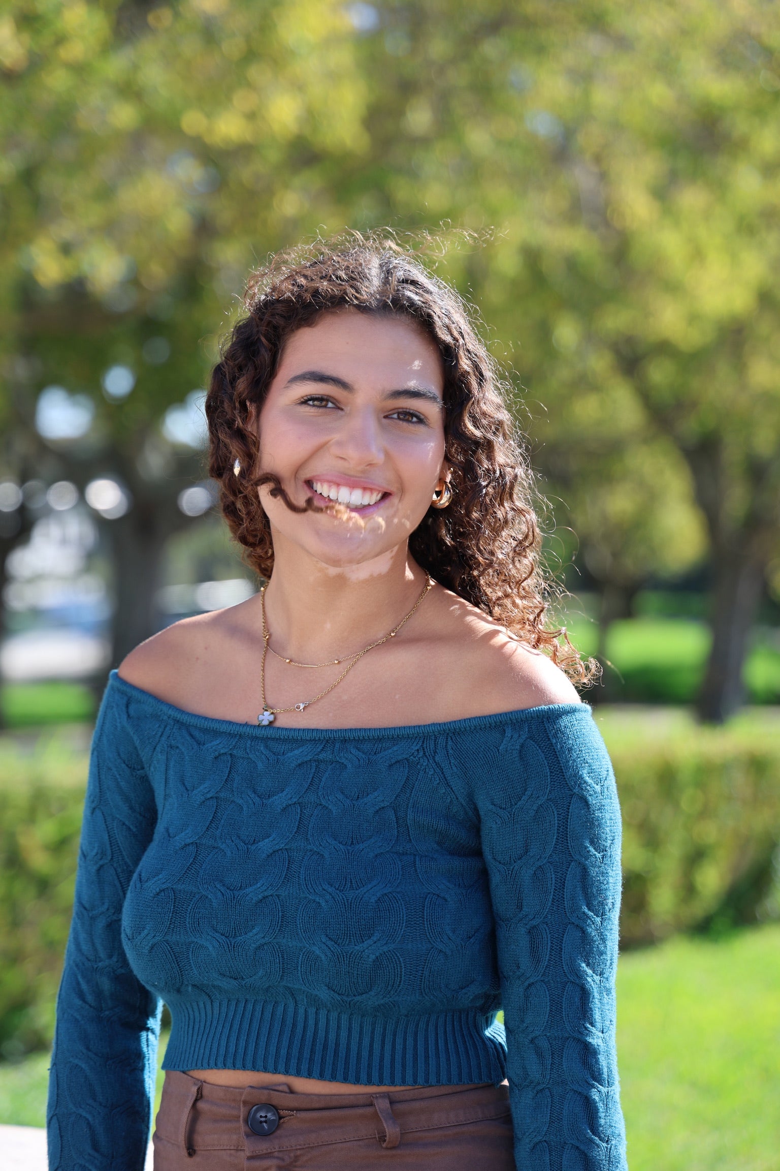 Camisola malha azul petroleo