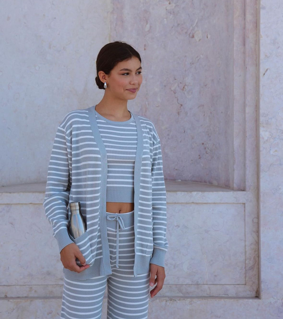 Casaco riscas cinzento e branco