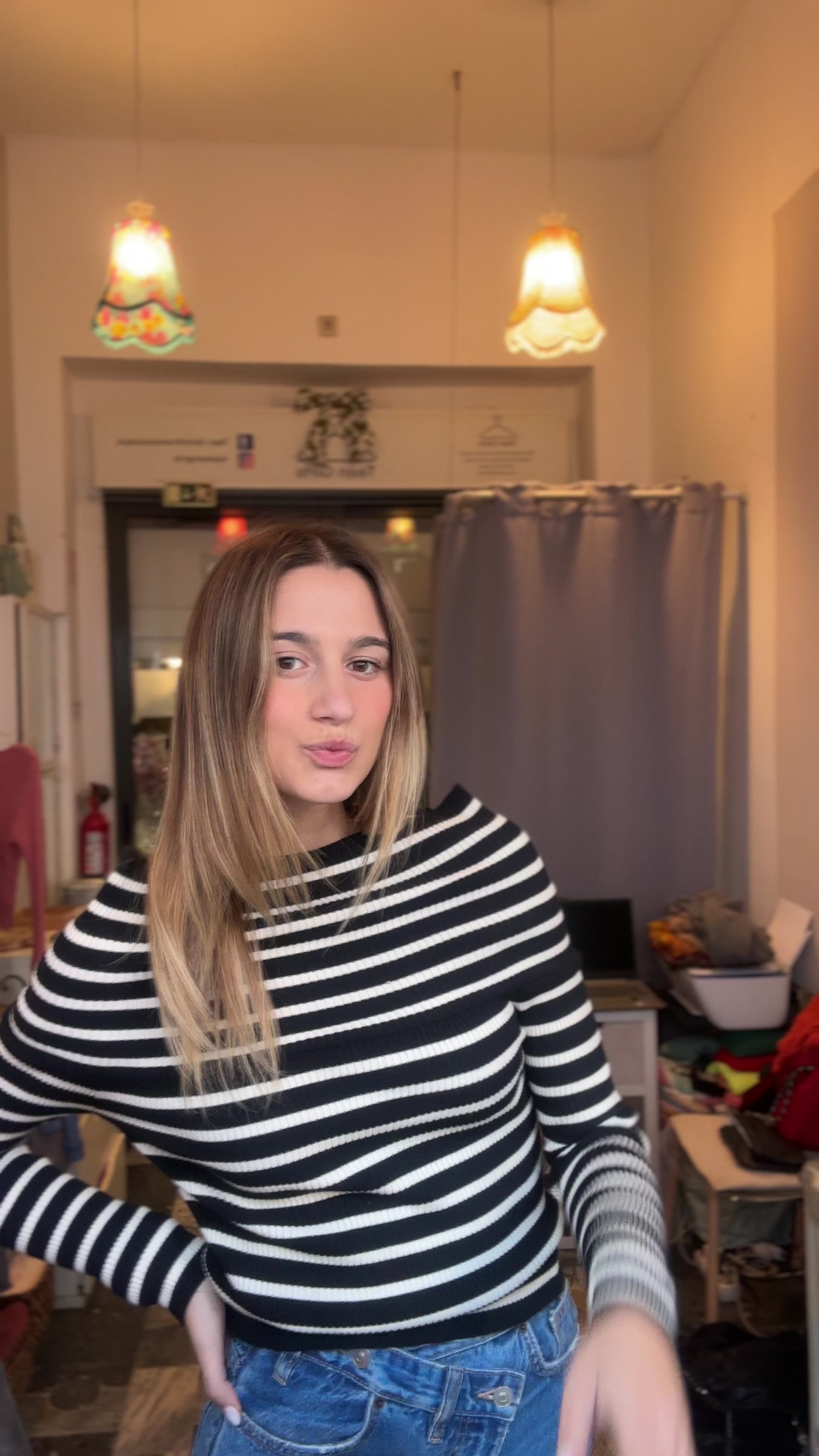 Camisola ombros preta e branca